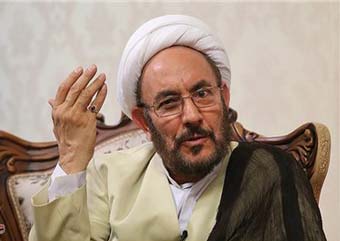 بی احترامی مشاور رئیس جمهور به سیستانی های گلستان ! / نامه سرگشاده سیستانی های گلستان به یونسی